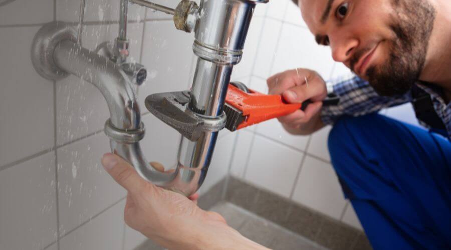 Professional clogged toilet repair services in Leadwood, MO